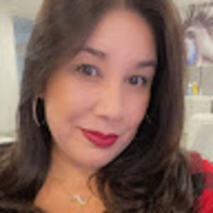 Meet your Posher, Mona